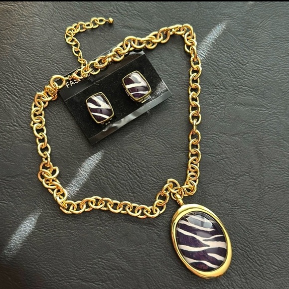 Joan Rivers Signed Classics Zebra Animal Print Necklace & Earrings Jewelry Set - Picture 3 of 8